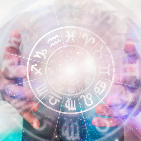 Onyx gives strength. It promotes vigor, steadfastness and stamina. Imparts self-confidence, helping you to be at ease in your surroundings. Onyx banishes grief, enhances self-control and stimulates the power of wise decision-making. It encourages happ