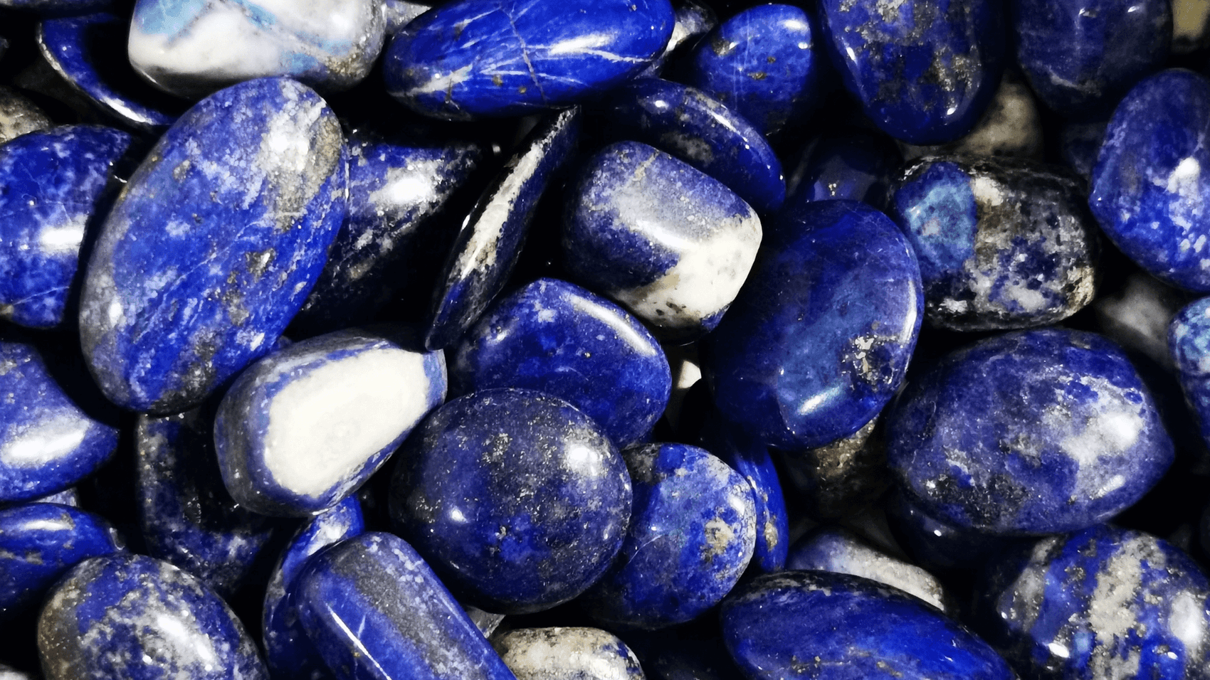 Lapis Lazuli Crystal Properties: Communication, Clarity, Intuition, Emotional Healing.