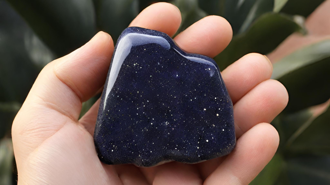 Blue Goldstone Crystal Properties: Protection, Clarity, Manifestation, Energy Amplification.