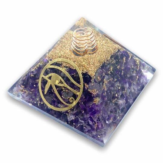 Amethyst Orgone Pyramid for energy balance and meditation.