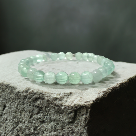 Men’s and Women’s Green Fluorite Beaded Elastic Bracelet – Meaningful Healing Jewelry.